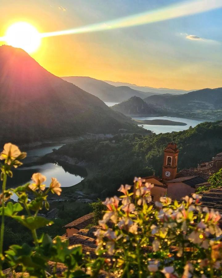 La Casa Sul Fiordo Lago Del Turano Paganico Sabino 외부 사진
